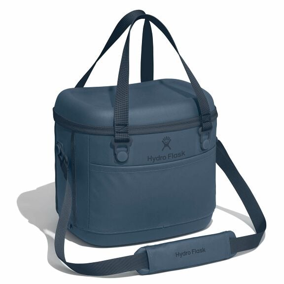 carryouttm-soft-cooler-15-l-f2 12pco384-carryout-cooler-15l-harbor-blue-angled_1.jpg