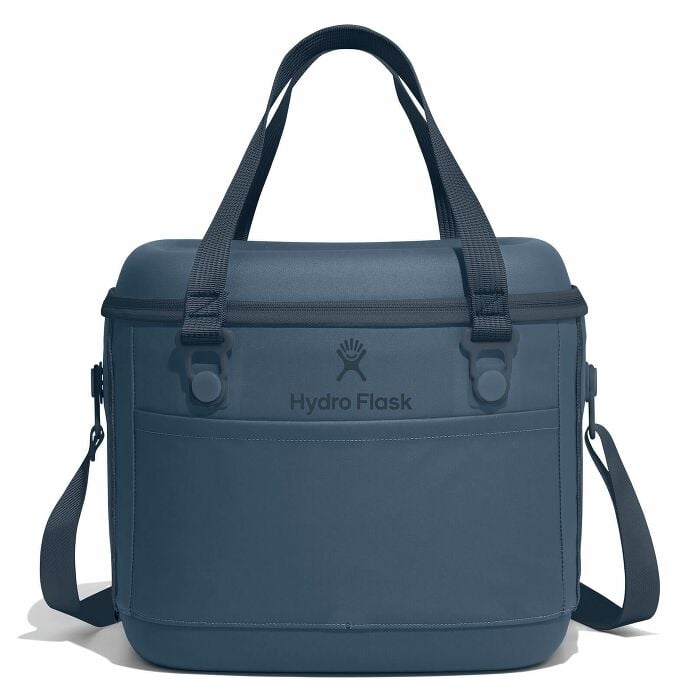 carryouttm-soft-cooler-15-l-f2 12pco384-carryout-cooler-15l-harbor-blue-straight_1.jpg