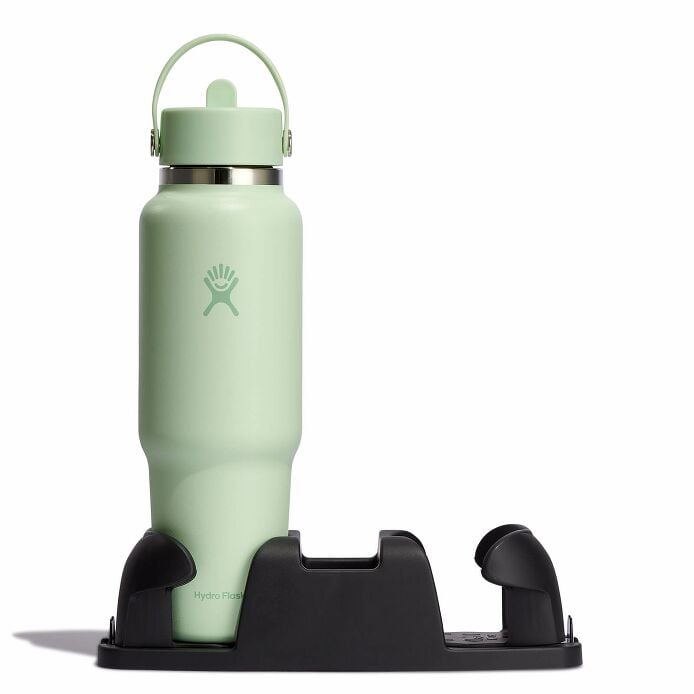 40-oz-travel-bottle-with-flex-straw-cap-z3 aloe-travel-bottle-in-cuplholder_3_3_1.jpg