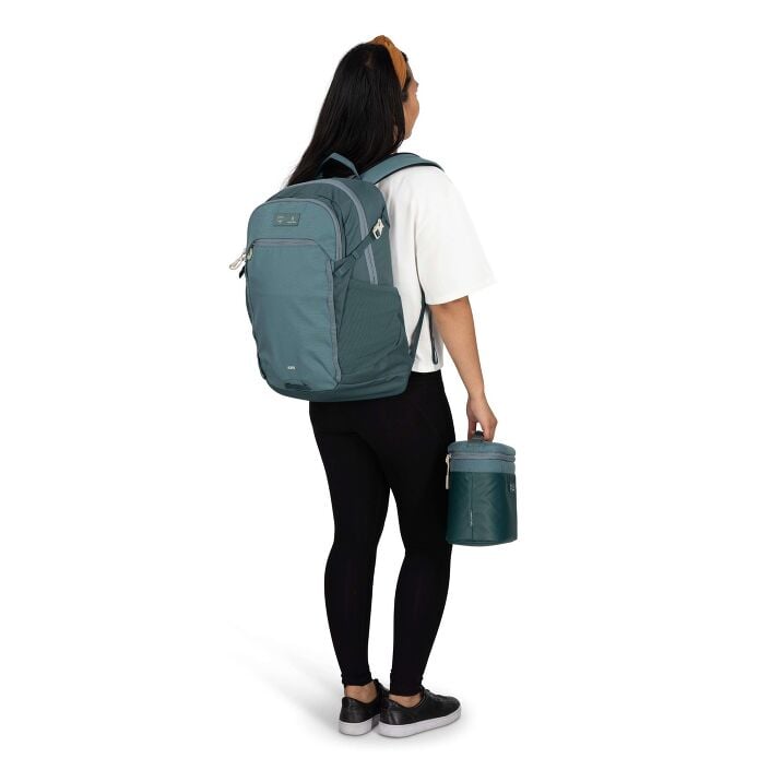 osprey-axis-x-hydro-flask-campus-essentials-bundle-e0 axisxhydroflask_s26_onbody2_cascadeblue_10007249_2.jpg