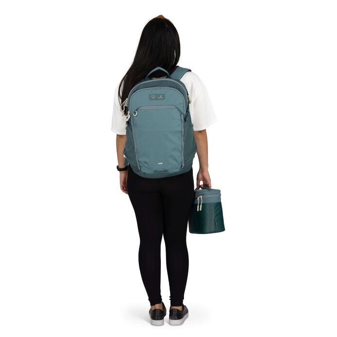osprey-axis-x-hydro-flask-campus-essentials-bundle-e0 axisxhydroflask_s26_onbody3_cascadeblue_10007249_2.jpg