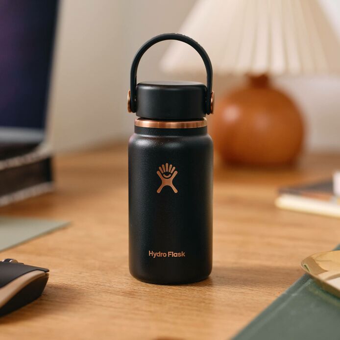 arc-collection-micro-hydro-200-ml-l7 black_-_lifestyle_1.jpeg