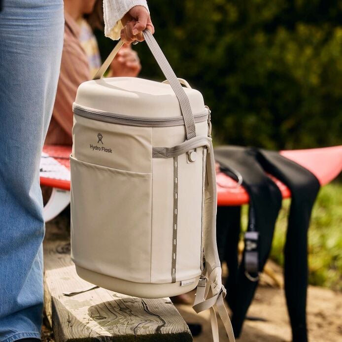 carryouttm-backpack-22-l-w3 hf_carryout_bouwer_d1_l1_torrey_pines_lifestyle_1444_2.jpg