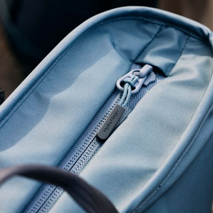 carryouttm-soft-cooler-tote-20-l-q8 hf_carryout_bouwer_d1_l1_torrey_pines_still_life_0112_9.jpg