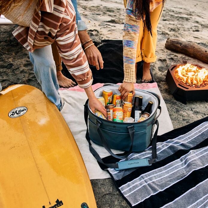 carryouttm-soft-cooler-30-l-b0 hf_carryout_bouwer_d1_l2_stone_steps_6289_2.jpg