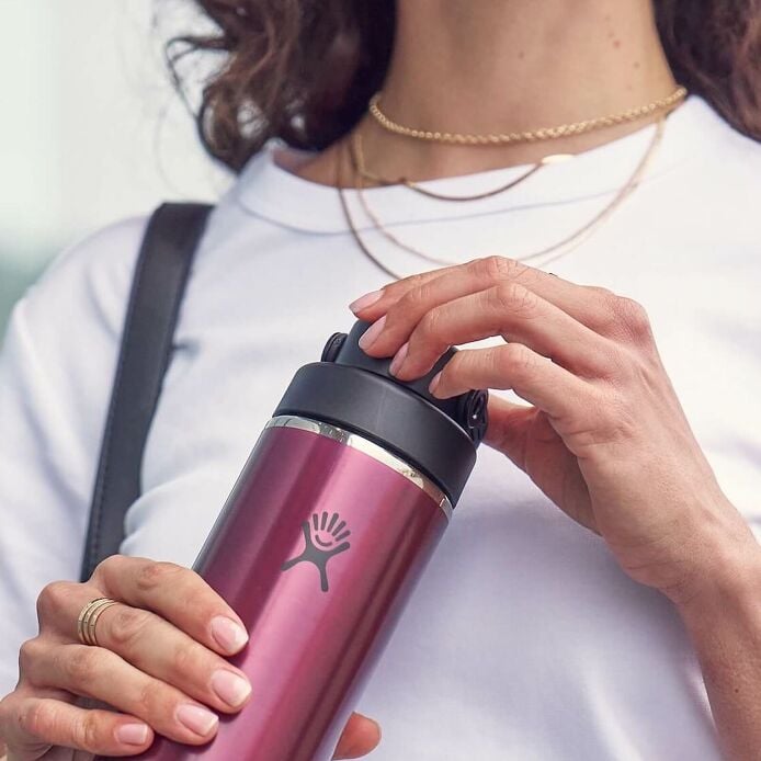 24-oz-lightweight-chug-cap-bottle-w1 hf_s26_lightweight_mcinnis_5123_1_1.jpg