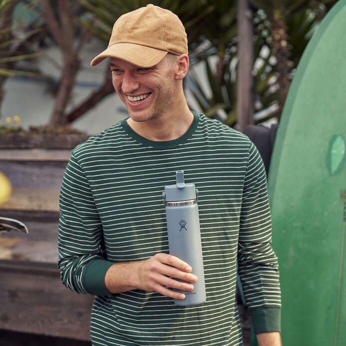 24-oz-wide-mouth-with-flex-straw-cap-h1 hf_s26_mcinnis_0232_13.jpg