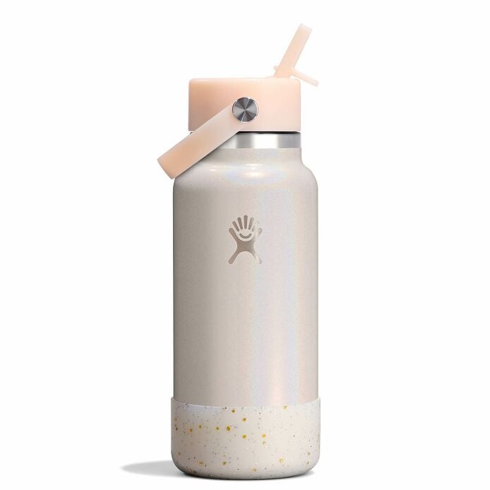 medium-boot-m1 le-f25w32-g-32-oz-wide-flex-straw-cap-glimmer-cream-straight-withboot_1_1_1.jpg