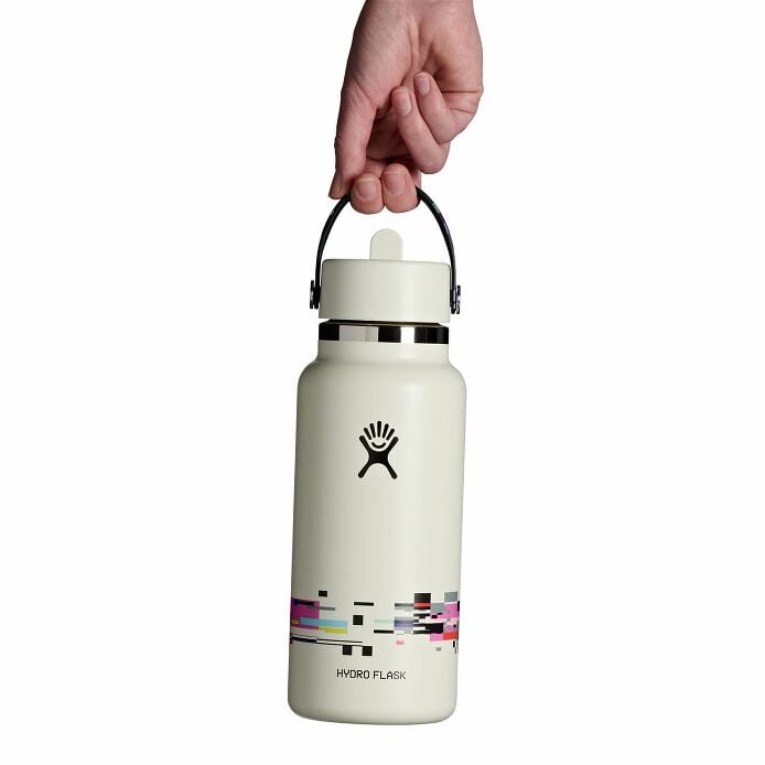 glitch-collection-32-oz-bottle-with-flex-straw-cap-s1 le26-w32-1006-32-oz-wide-flex-straw-cap-glitch-white-hb.jpg